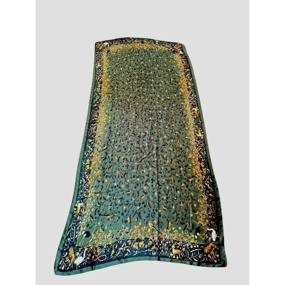 Scarf Bird & Animal Tapestry Print Green Silk-Feel Shawl New With Tags Si Na Yu